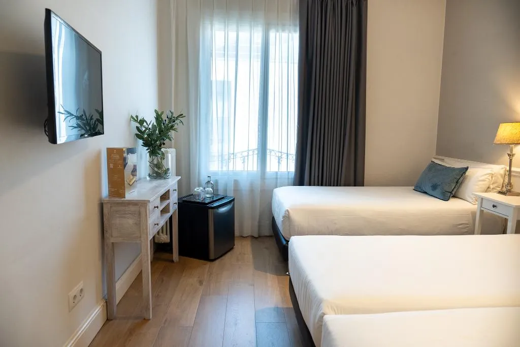 TRIPLE STANDARD Room, Meson Castilla Atiram Hotel, Barcelona