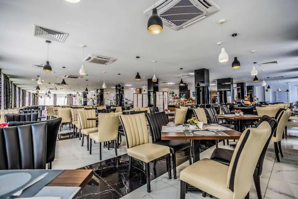 Restaurant, Prestige Deluxe Hotel Aquapark Club, Varna