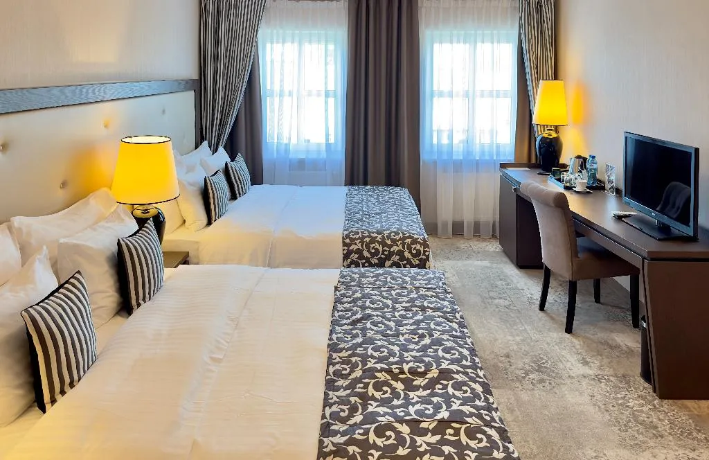 FAMILY ROOM CLASSIC TWO QUEEN BEDS Room, Metropolitan Boutique Hotel, Krakow