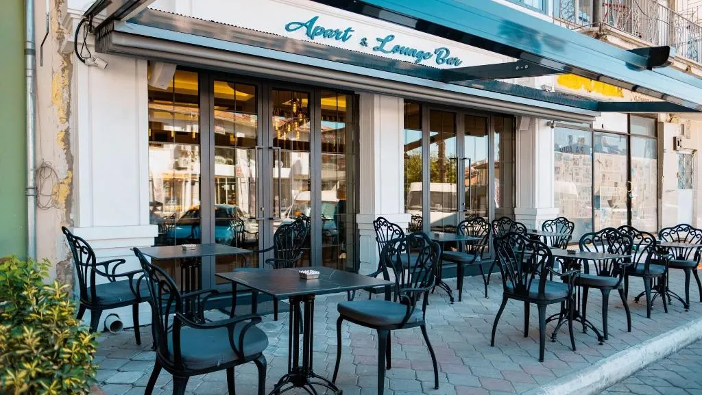 Restaurant, Alesta Midtown, Dalaman