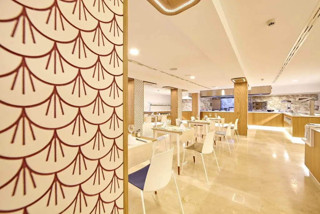 Restaurant, Mediterranean bay, Majorca