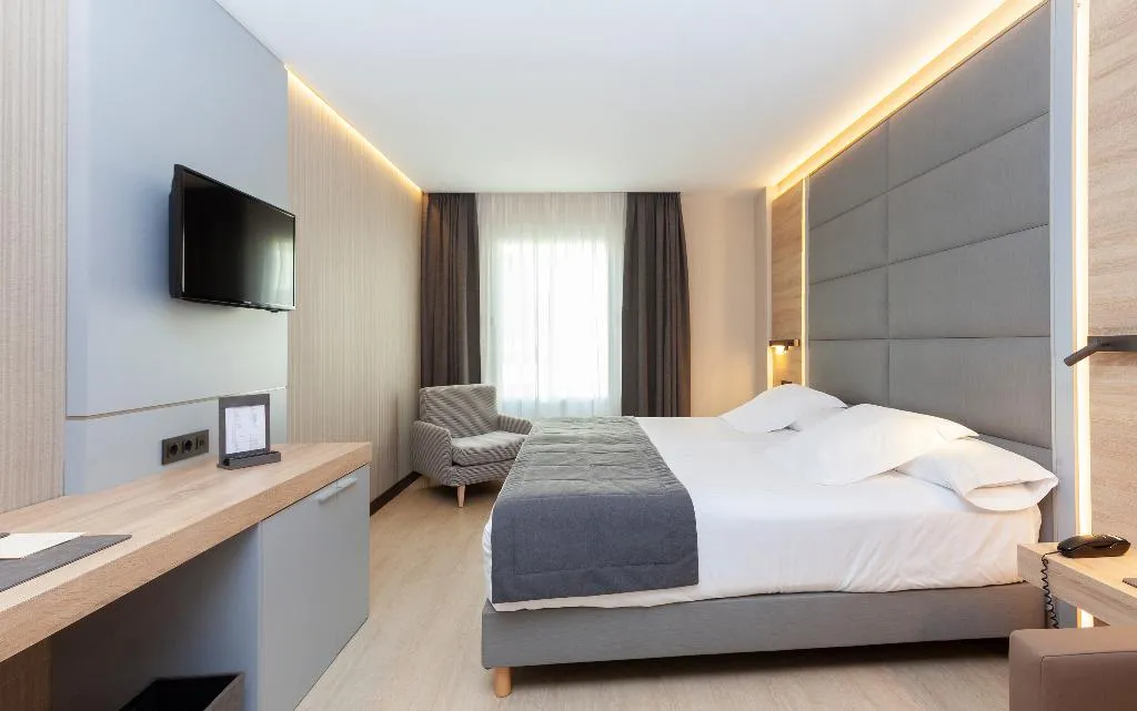 FAMILY ROOM STANDARD Room, Liabeny, Madrid