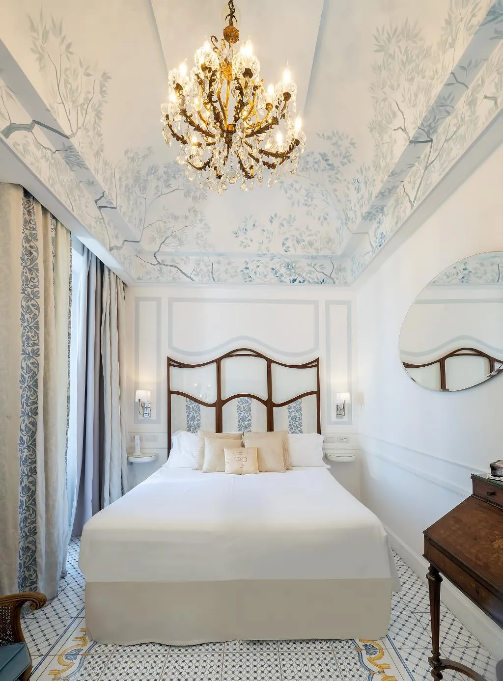 Double or Twin DELUXE SEA VIEW Room, Luxury Villa Excelsior Parco, Naples