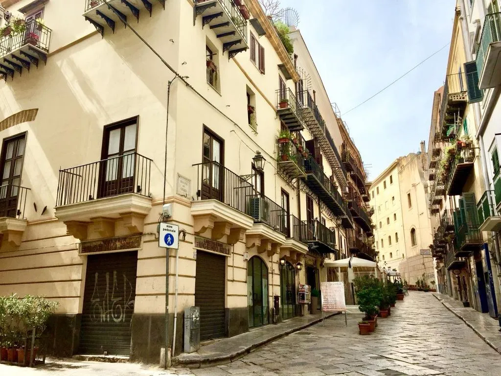 General view, Bellaroto Suite, Palermo