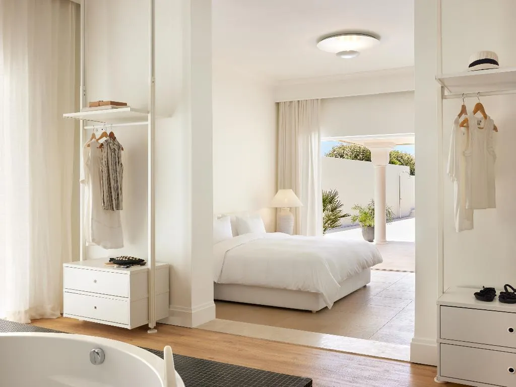 VILLA CAPACITY 8 Room, Mandola Rosa, A Resort to Live, Athens