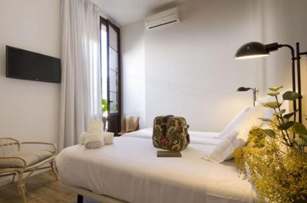 Room, Som Nit Born, Barcelona