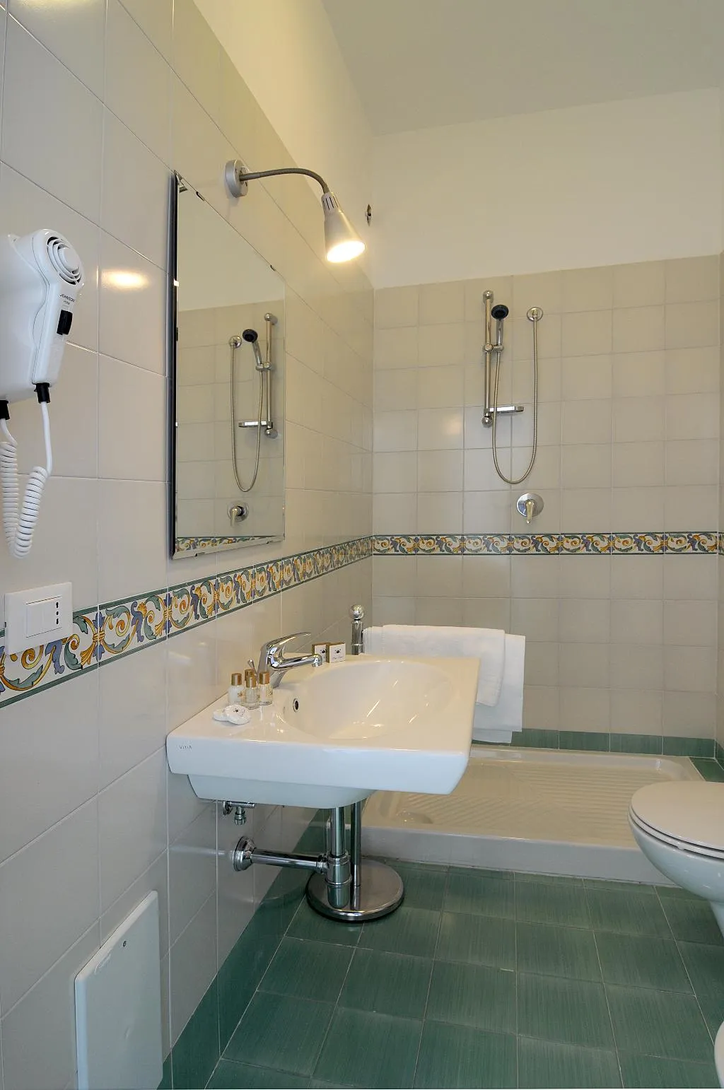 APARTMENT CAPACITY 2 ONE BEDROOM Room, Residence Due Torri, Naples