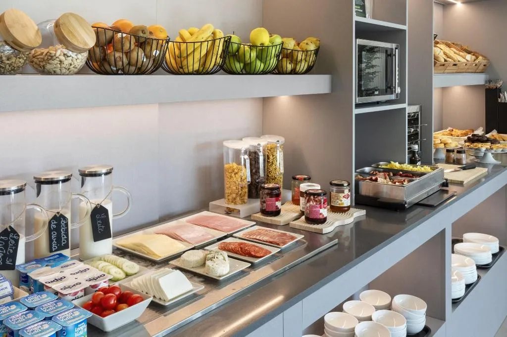 Restaurant, B&B HOTEL Guimarães, Porto