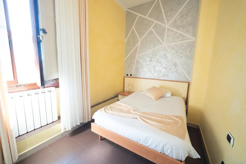 SINGLE STANDARD Room, Angelica, Florence
