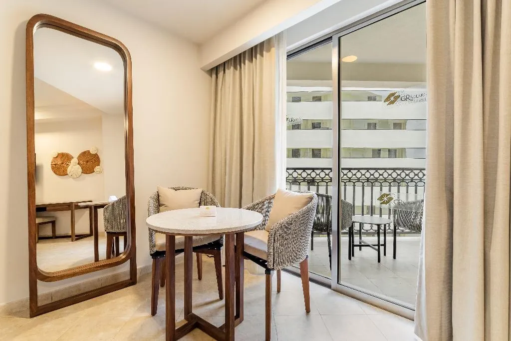 DOUBLE DELUXE Room, GR Solaris Cancun All Inclusive, Cancun Area