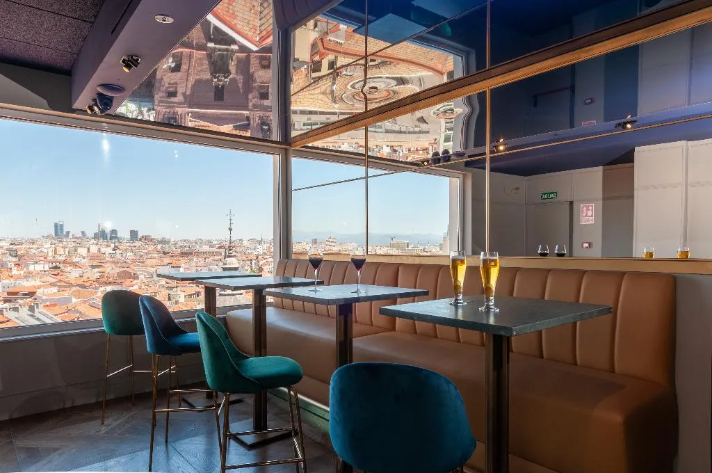 Restaurant, Smartrental Collection Gran Vía Centric, Madrid