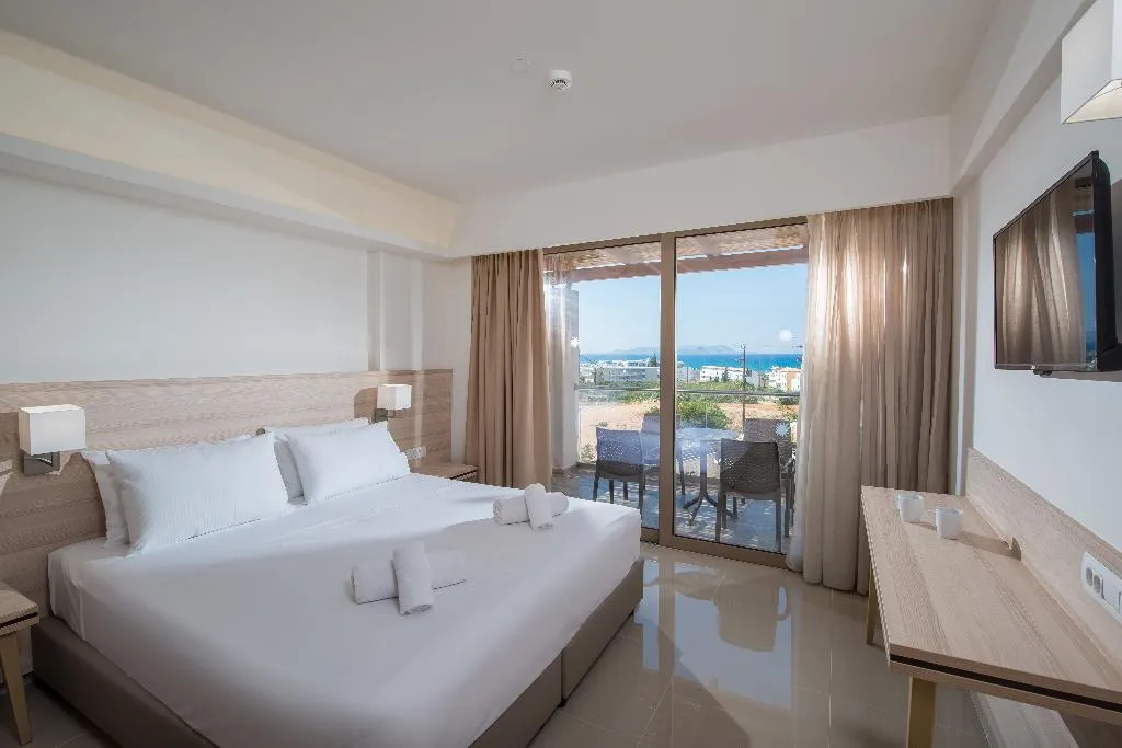 SUITE CAPACITY 4 Room, Gouves Water Park Holiday Resort, Crete