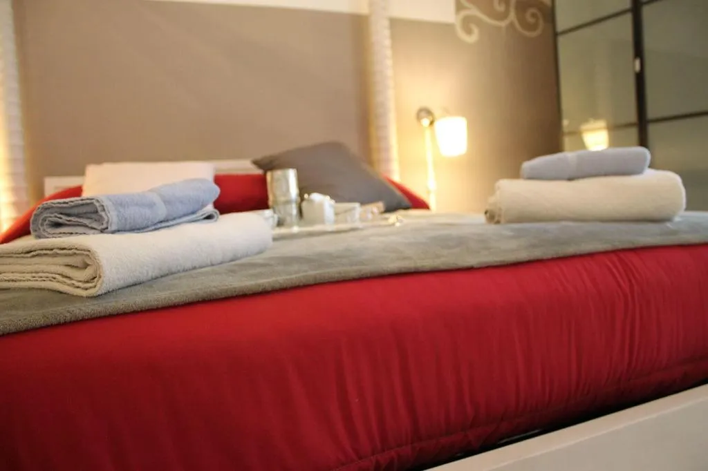 Room, B&B Al 68 di Piazza Cavour, Naples