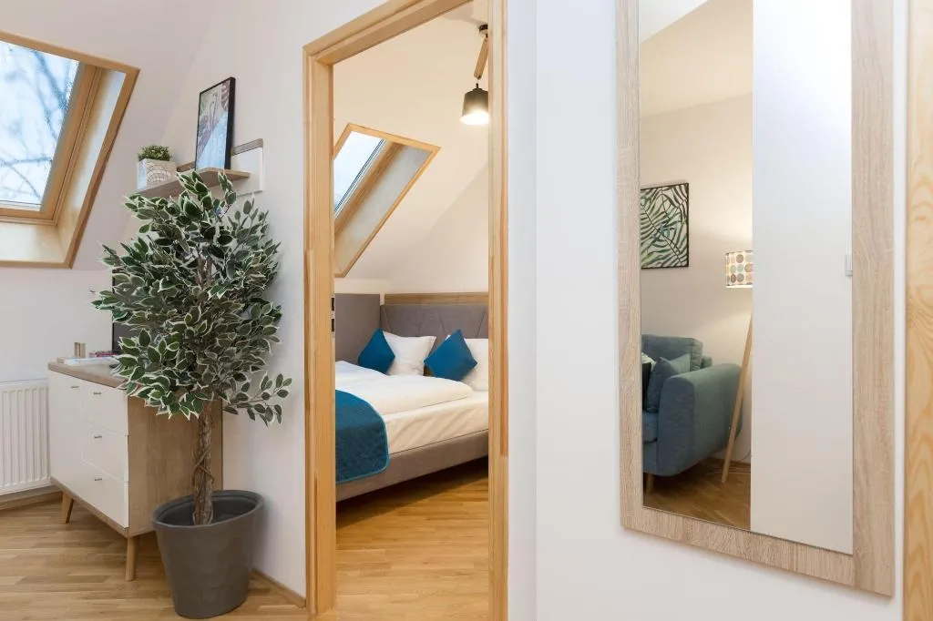 Room, 1898 Parkside Boutique Residence, Krakow