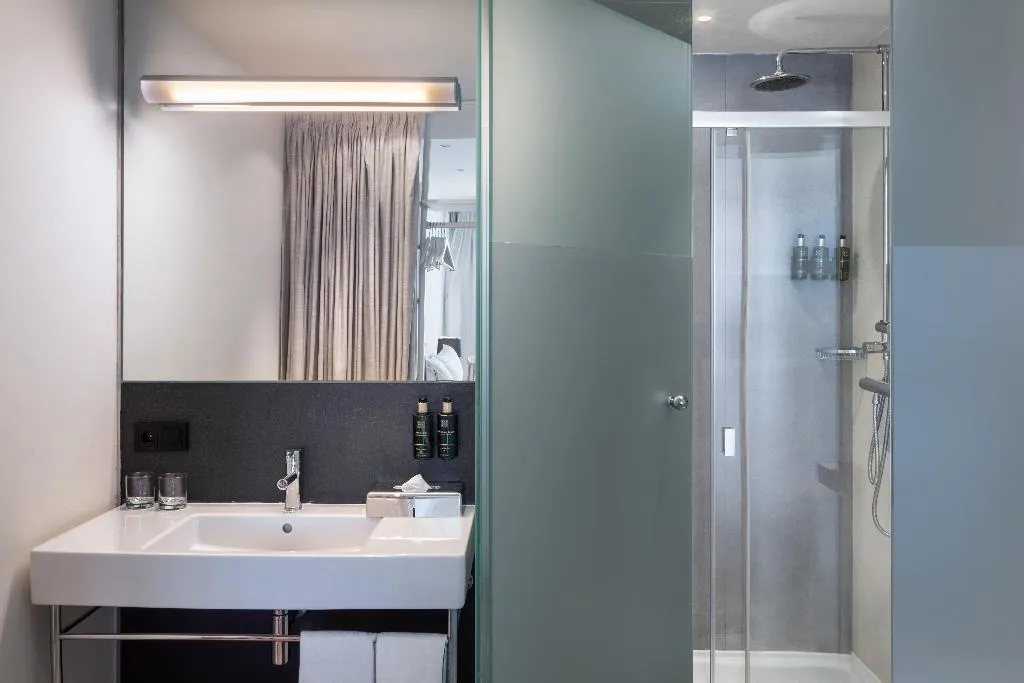 JUNIOR SUITE STANDARD Room, Melia South Beach, Majorca