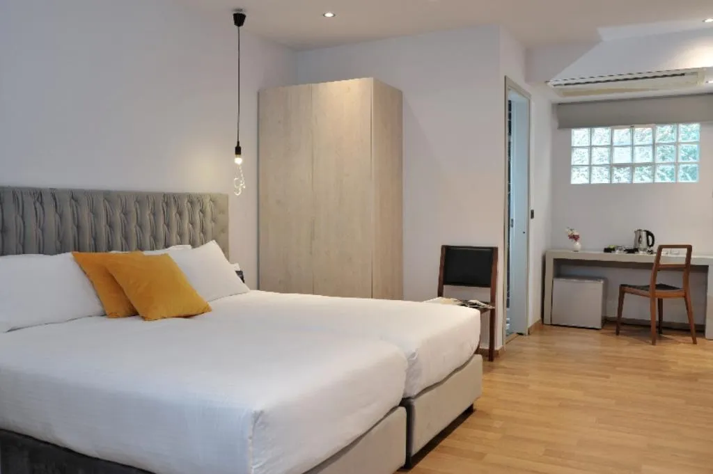 Double or Twin STANDARD Room, Athenaeum Palace & Luxury Suites, Athens