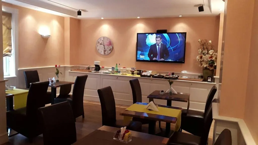 Restaurant, Hotel Mediterraneo, Naples