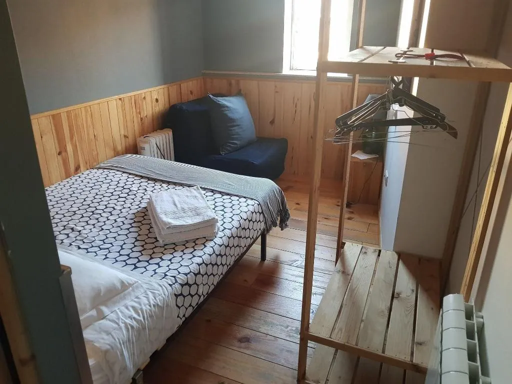 Room, Sardines And Friends, Porto