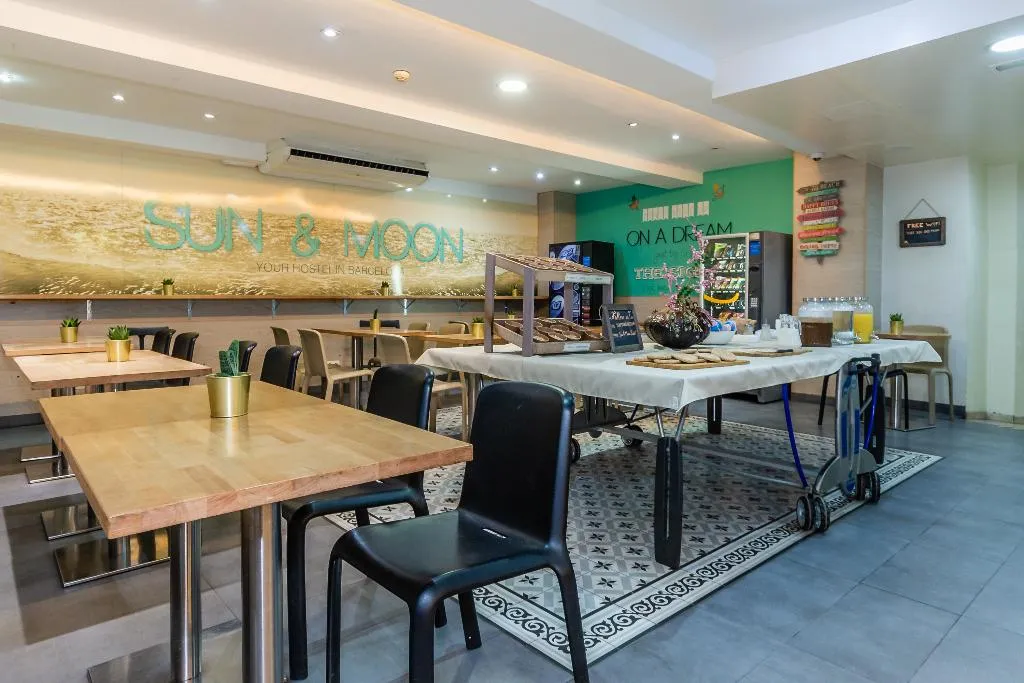 Lobby, Sun & Moon Hostel, Barcelona