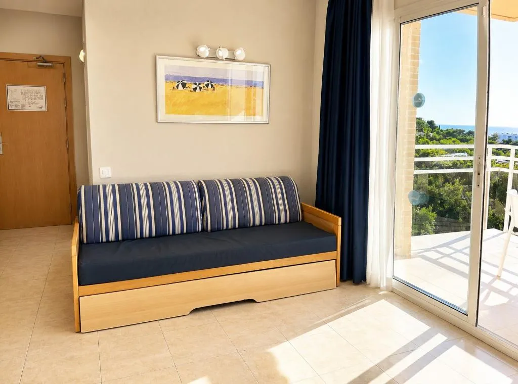 APARTMENT SEA VIEW TWO BEDROOMS Room, SunClub Salou, Costa Dorada