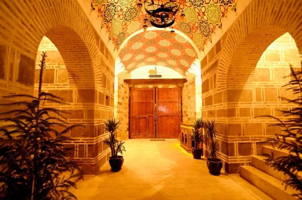 Lobby, Cesme Kanuni Kervansaray, Izmir