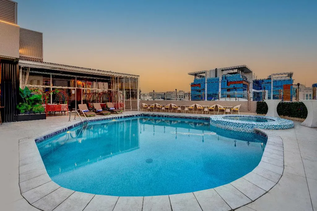 Terrace, Howard Johnson Plaza by Wyndham Dubai Deira, Dubai