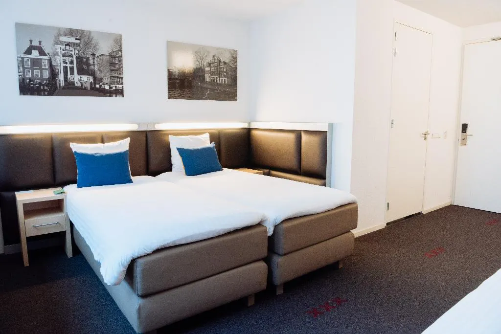 TRIPLE STANDARD Room, Hotel Casa Amsterdam, Amsterdam