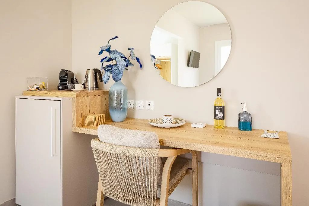 SUITE DELUXE POOL VIEW Room, Sarpidon Suites, Crete