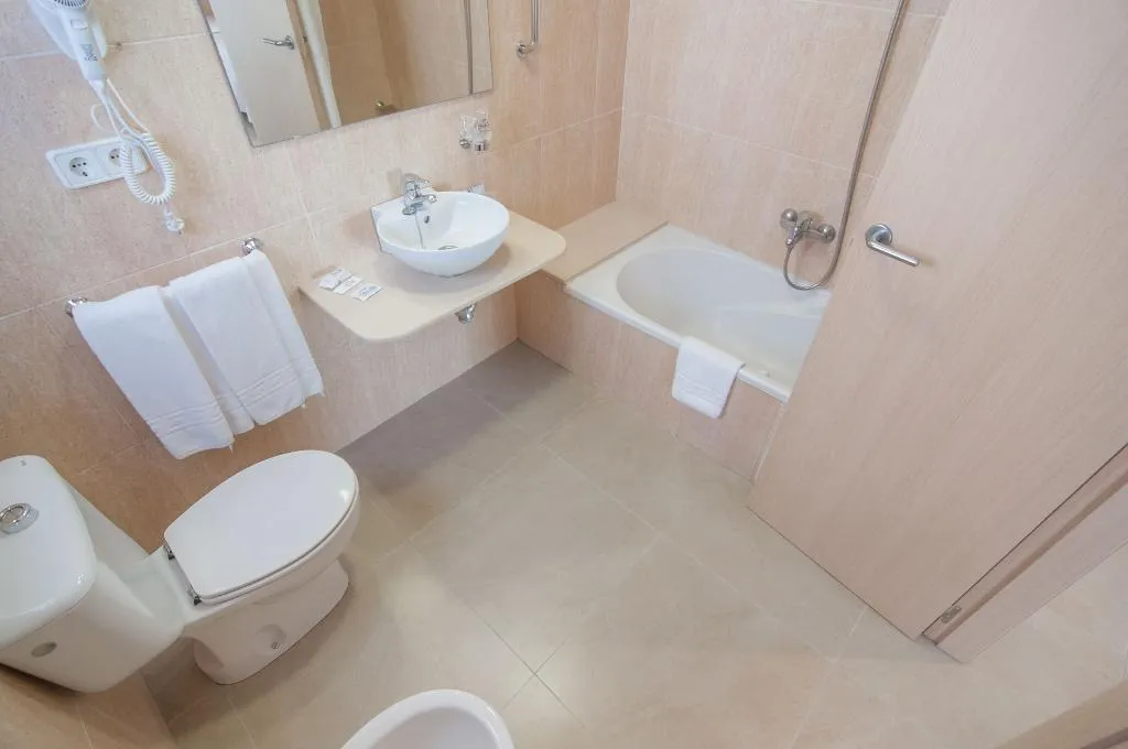 Double or Twin CAPACITY 4 Room, San Luis, Valencia
