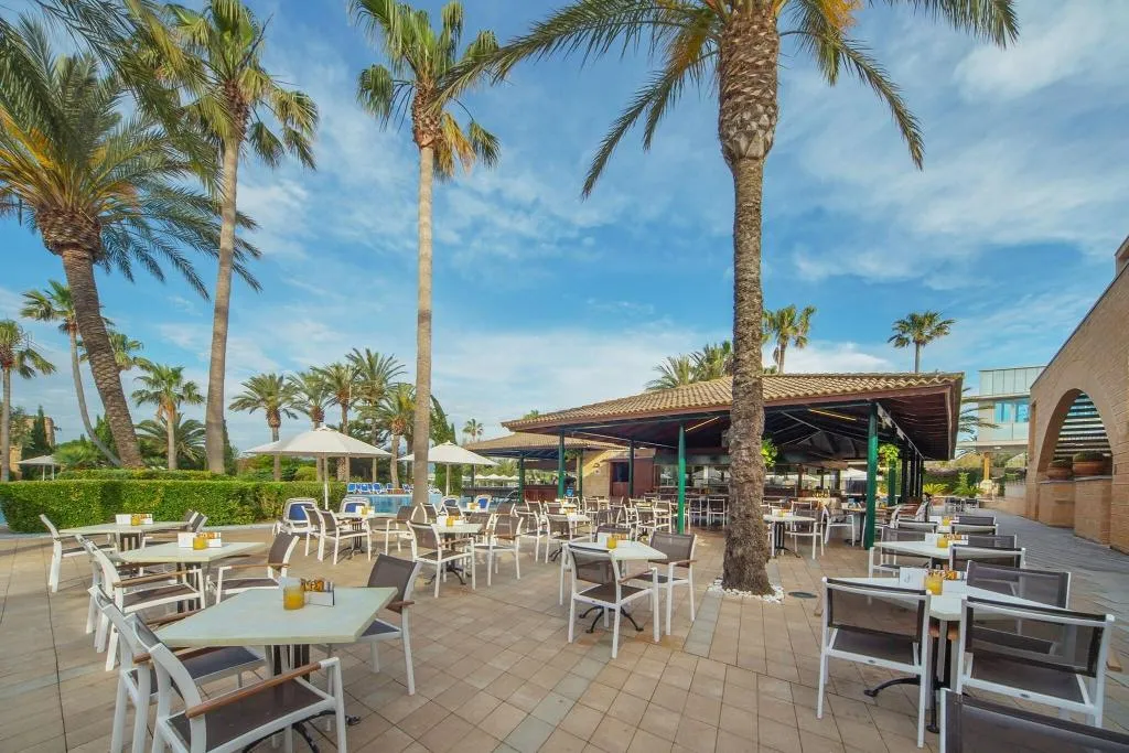 Bar, PortBlue Club Pollentia Resort & Spa, Majorca