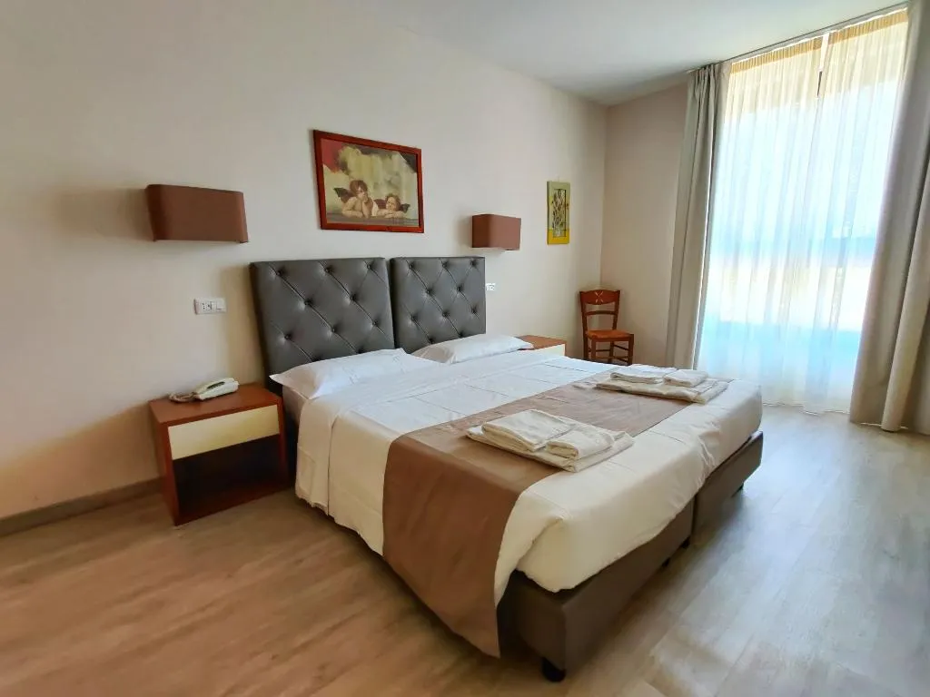 Room ONE BEDROOM ONE BATHROOM Room, Toscana Verde, Florence
