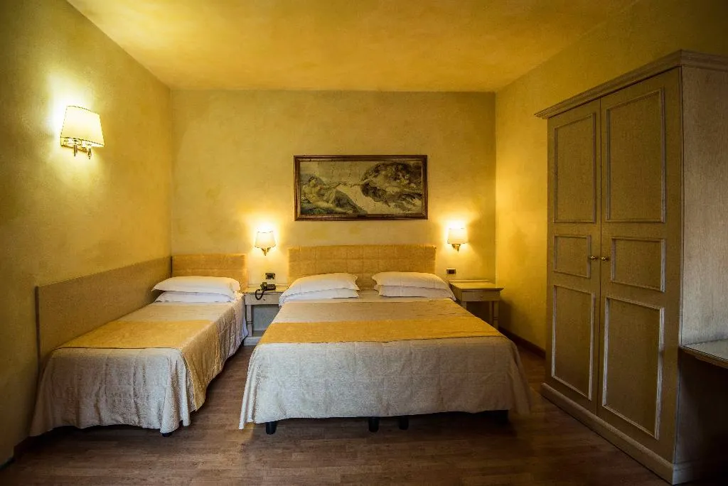 TRIPLE STANDARD Room, Alba Palace, Florence