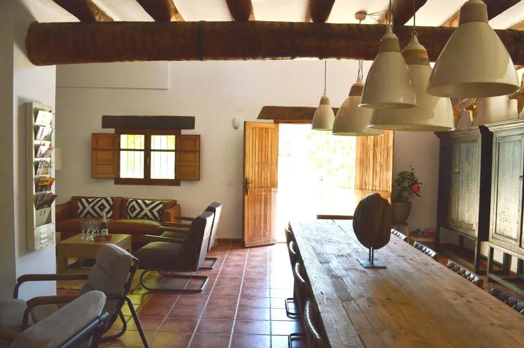 Lobby, Benali, Valencia
