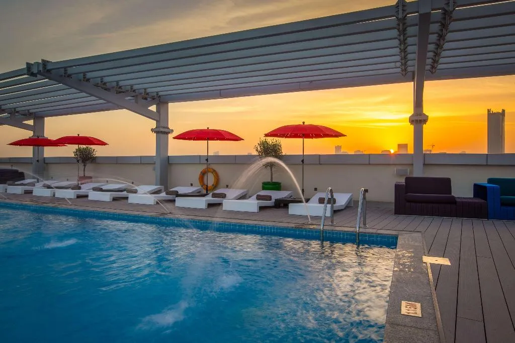 Pool, Park Inn by Radisson Dubai Motor City, Dubai