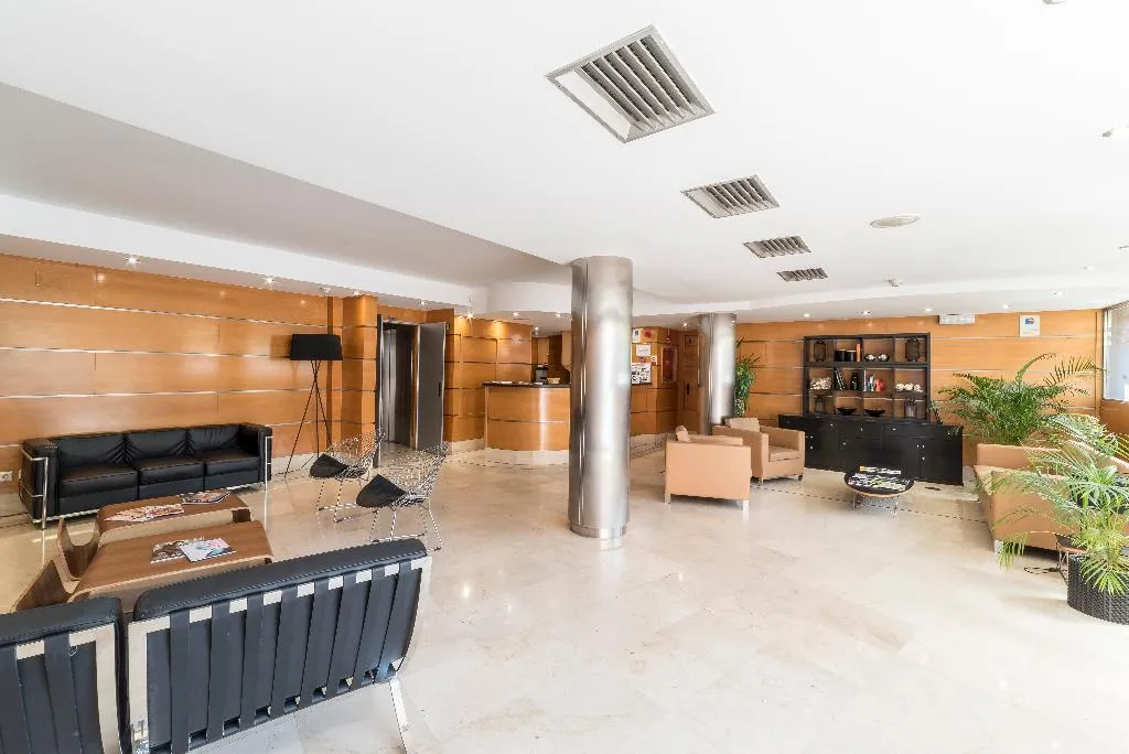 Lobby, Infanta Mercedes, Madrid