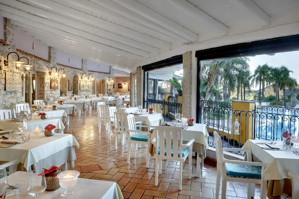 Restaurant, Cruccuris Resort, Cagliari
