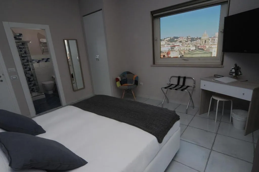 Room, La Casa Di Giorgio, Naples