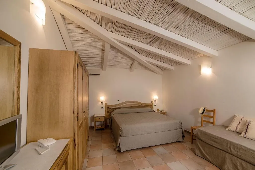 Room, Perdepera Resort, Cagliari