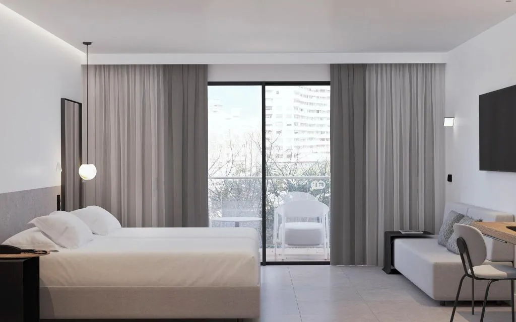 JUNIOR SUITE QUEEN SIZE BED Room, HM Jaime III, Majorca