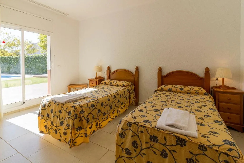 APARTMENT CAPACITY 6 Room, Apartments Sunway San Jorge, Costa Brava