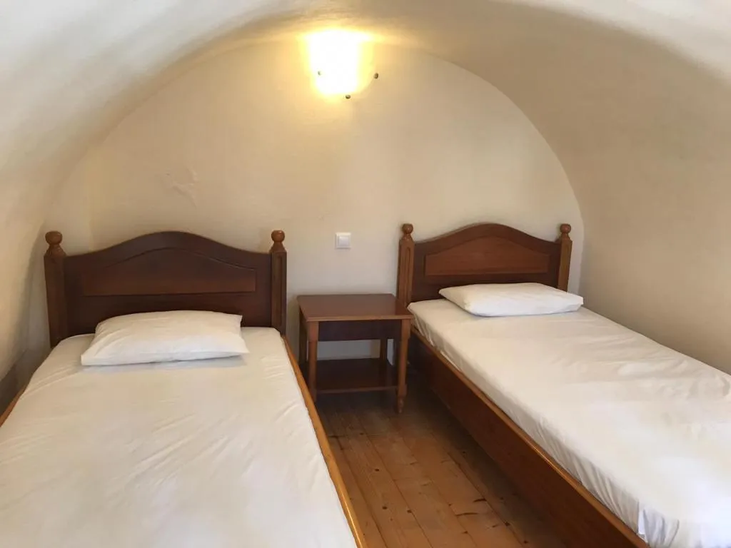 QUADRUPLE BASIC Room, Ifestia, Santorini