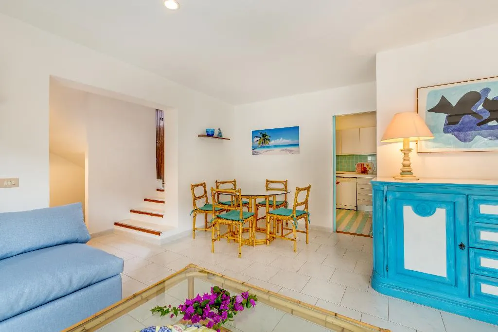 APARTMENT CAPACITY 6 Room, Residence Pineta Uno, Olbia