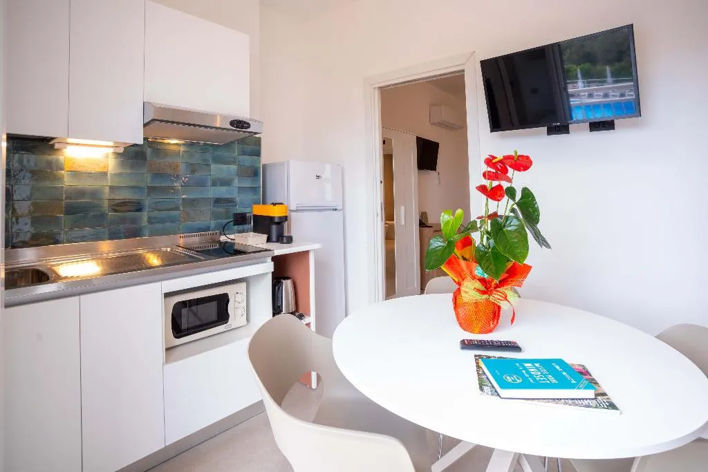 APARTMENT WITH BALCONY Room, Residence Villa Giardini, Taormina