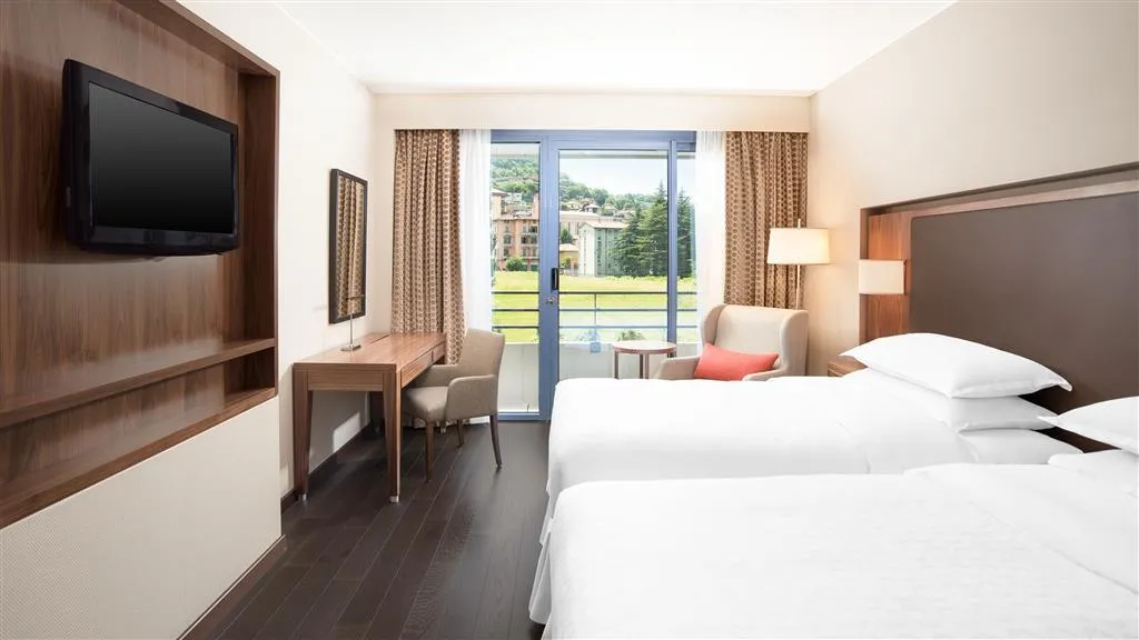 Room, Sheraton Lake Como, Milan