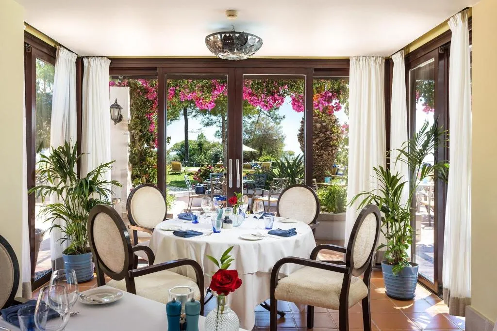 Restaurant, Pine Cliffs Resort, Algarve