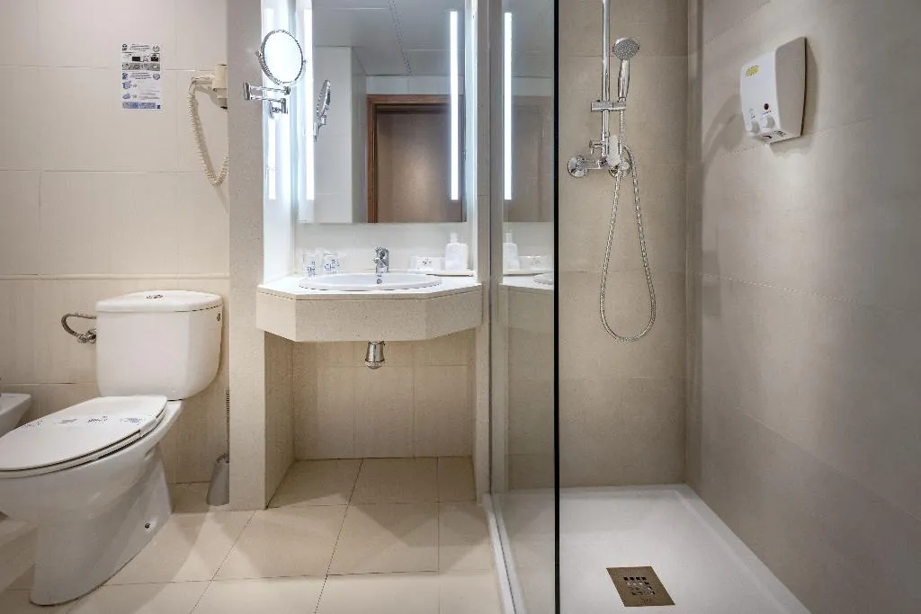 DOUBLE POOL VIEW Room, GHT Oasis Tossa & Spa, Costa Brava