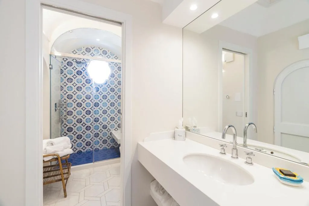 DOUBLE TWO QUEEN BEDS Room, Villa Magia, Naples