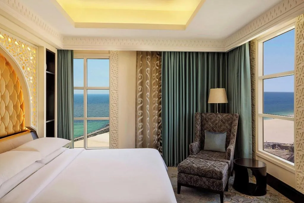 DOUBLE DELUXE Room, Sheraton Sharjah Beach Resort & Spa, Dubai
