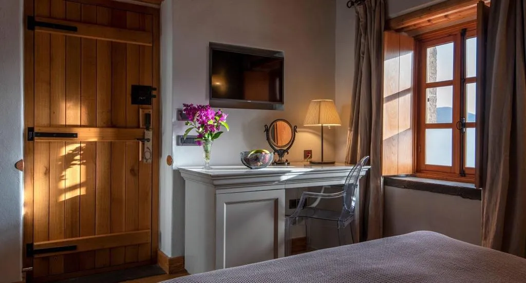 DOUBLE QUEEN SIZE BED Room, Kinsterna Hotel, Kalamata