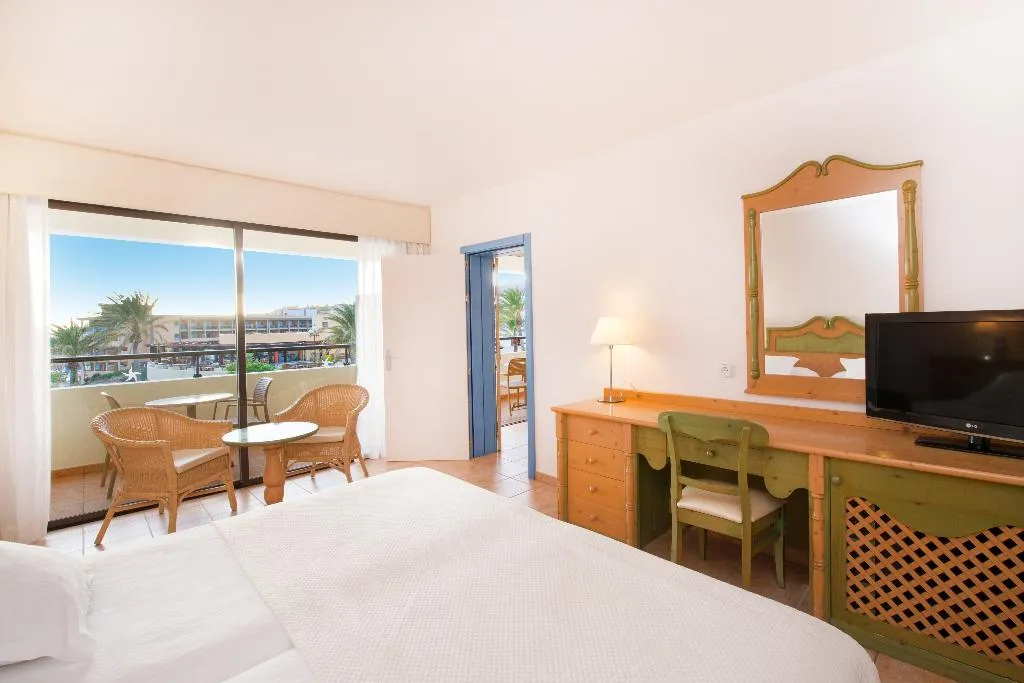FAMILY ROOM SEA VIEW CAPACITY 4 Room, Iberostar Waves Playa Gaviotas, Fuerteventura